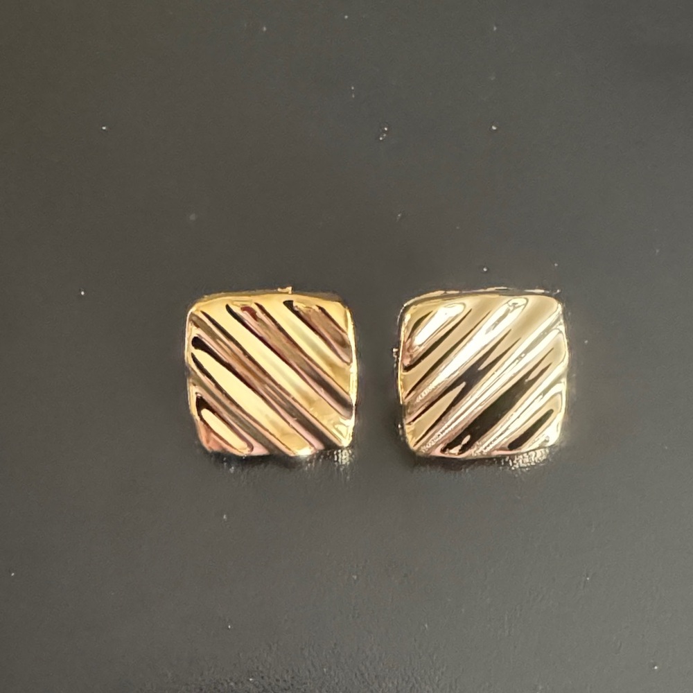 💜 Gold Square Stud Earrings